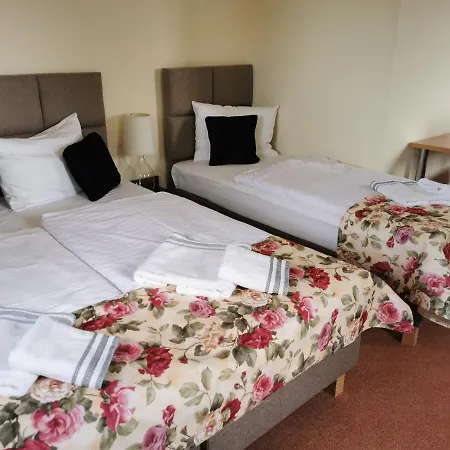 Bed and Breakfast Restauracja Kaprys 3*