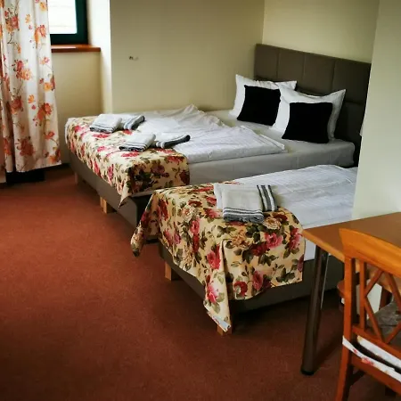 Restauracja Kaprys Bed and Breakfast 3*