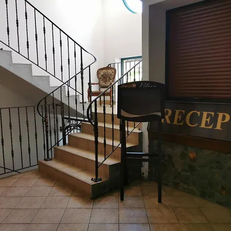 Bed and Breakfast Restauracja Kaprys
