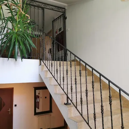 Bed and Breakfast Restauracja Kaprys 3*
