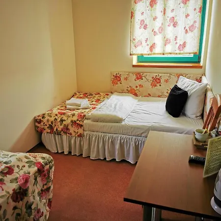 Bed and Breakfast Restauracja Kaprys 3*