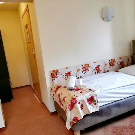 Bed and Breakfast Restauracja Kaprys
