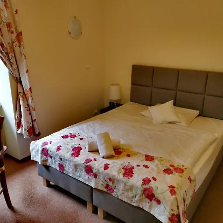 Restauracja Kaprys Bed and Breakfast Ζγκοζέλετς